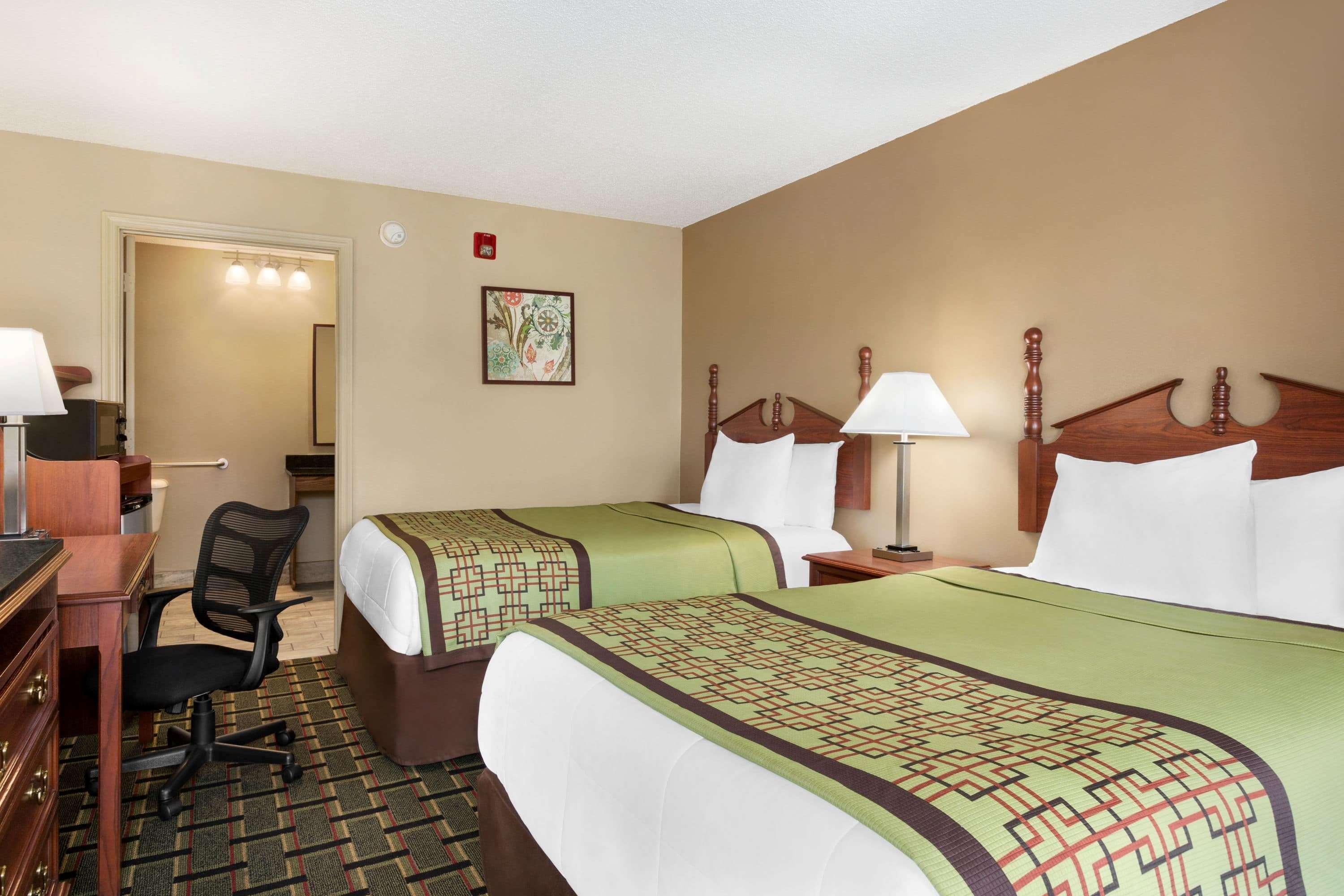 Baymont By Wyndham Warner Robins Motel Bagian luar foto