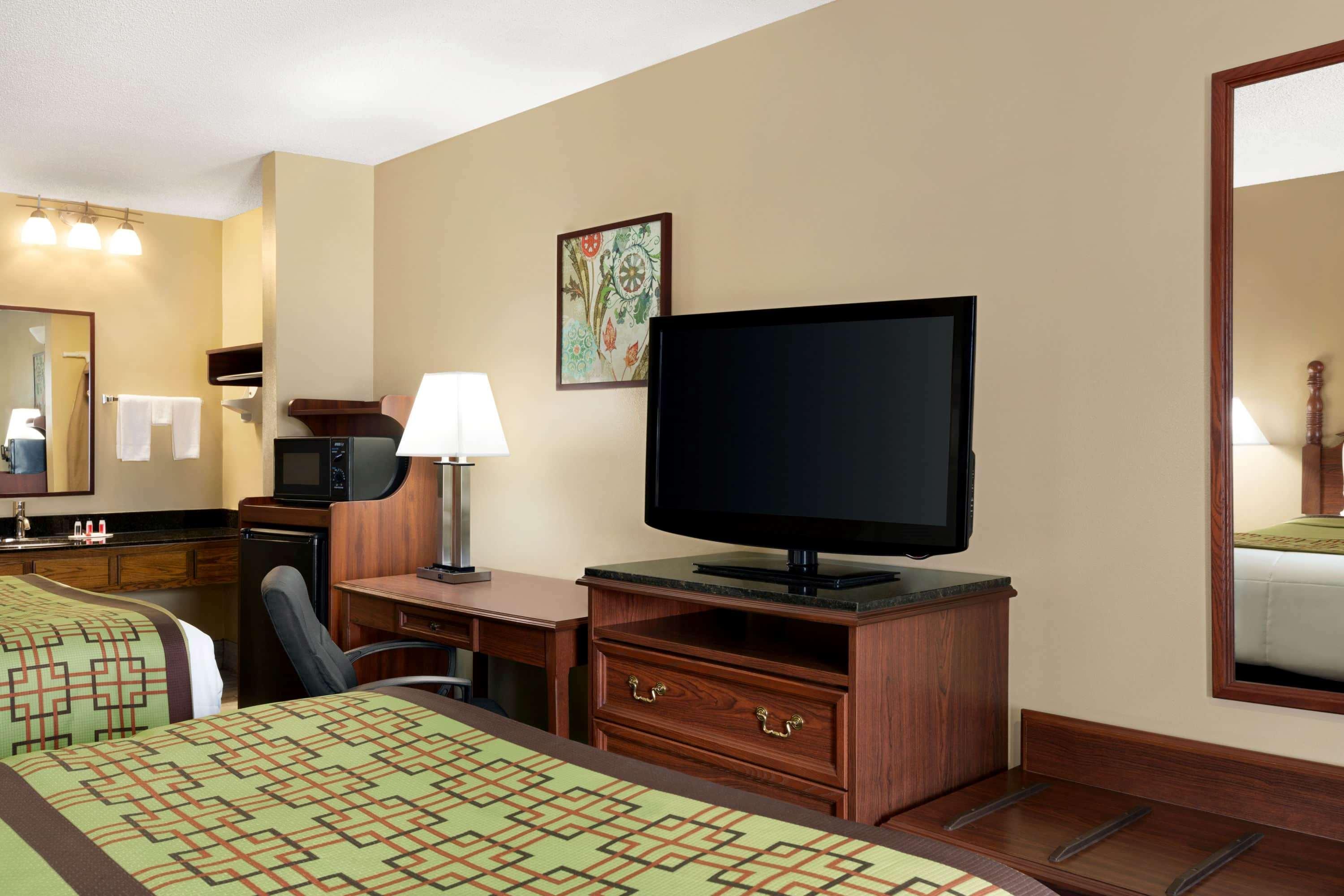 Baymont By Wyndham Warner Robins Motel Bagian luar foto