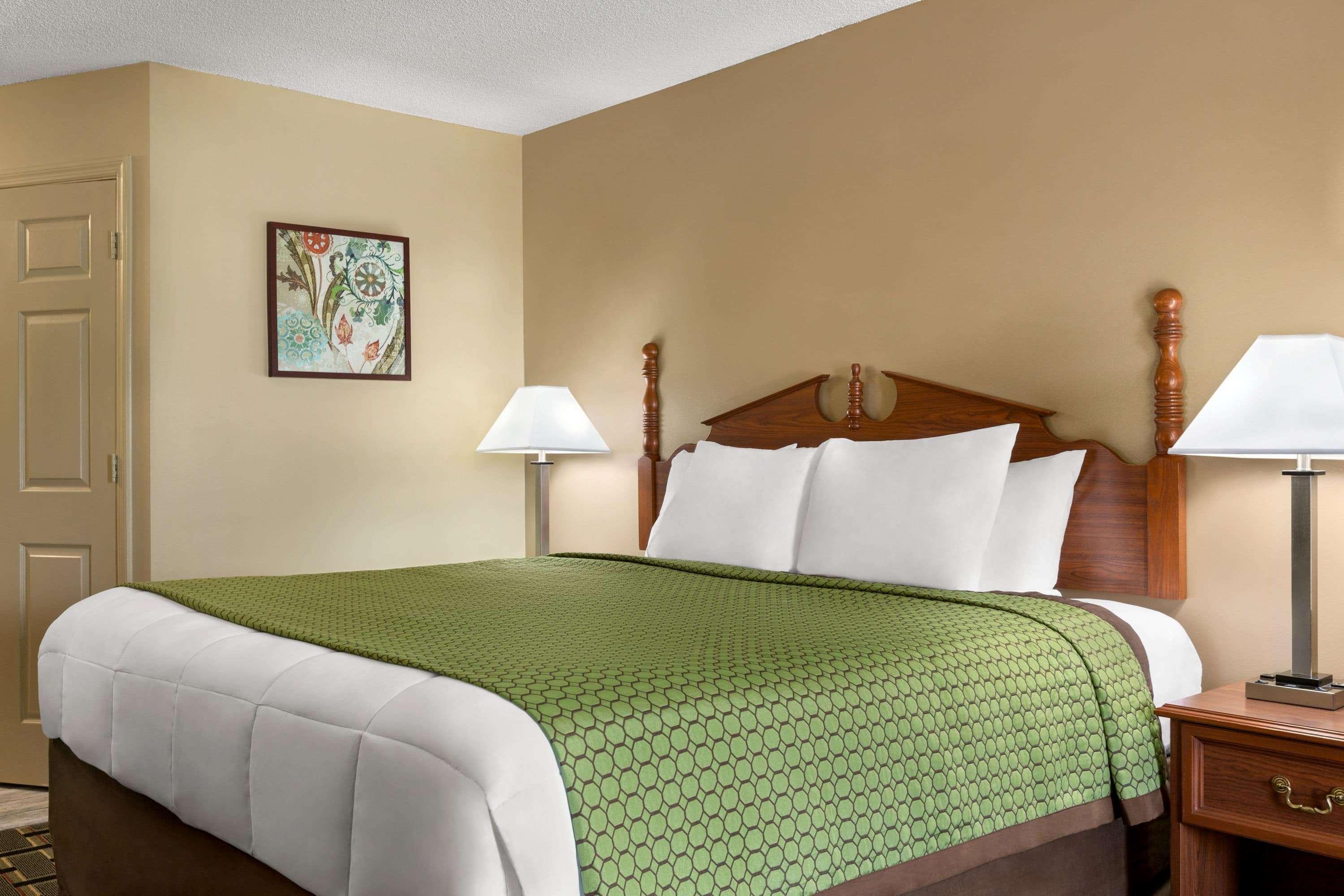 Baymont By Wyndham Warner Robins Motel Bagian luar foto