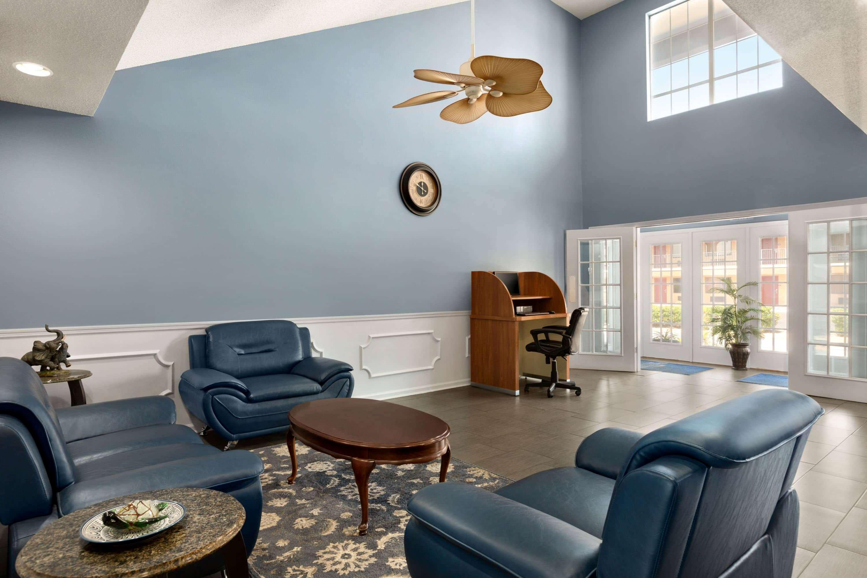Baymont By Wyndham Warner Robins Motel Bagian luar foto