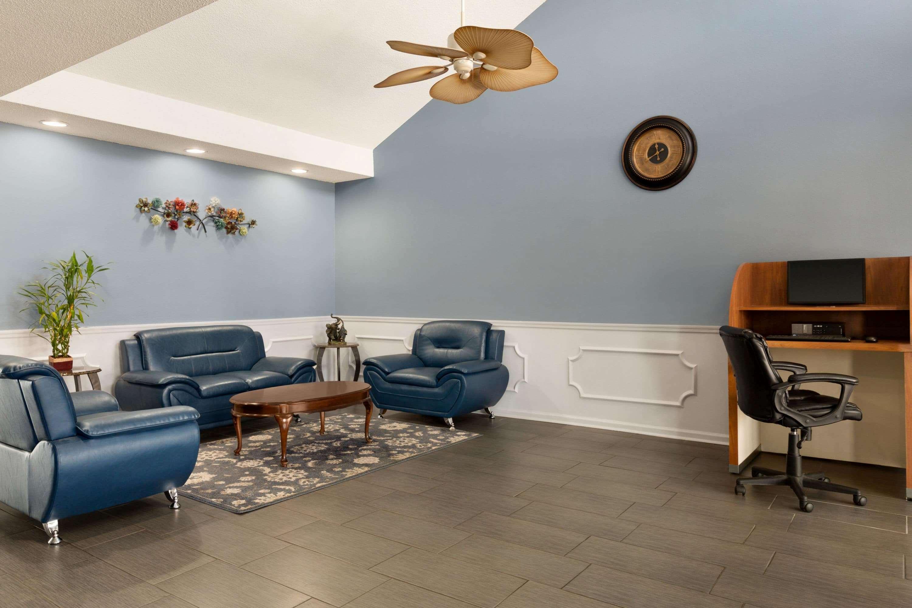 Baymont By Wyndham Warner Robins Motel Bagian luar foto