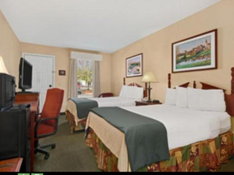 Baymont By Wyndham Warner Robins Motel Bagian luar foto