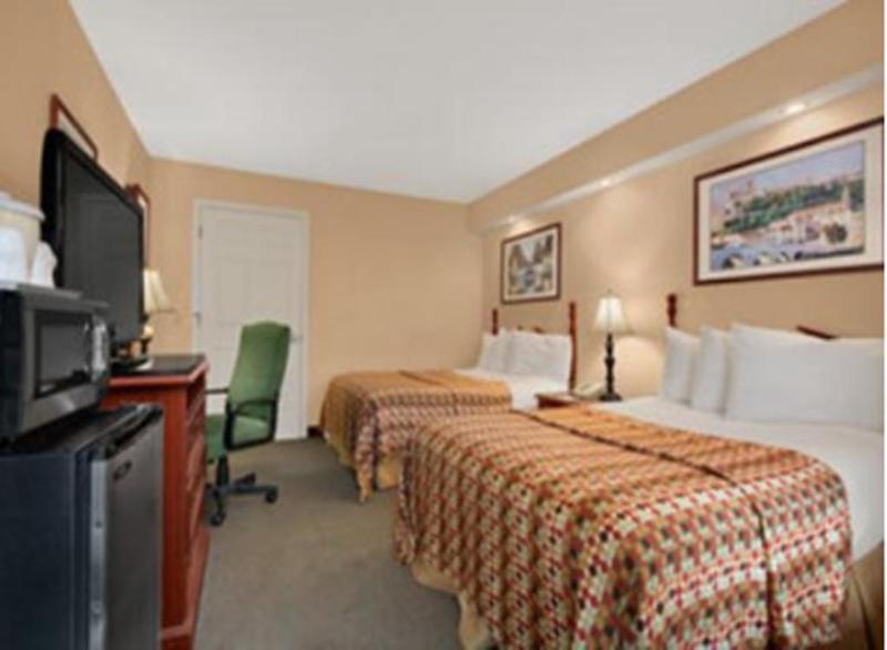 Baymont By Wyndham Warner Robins Motel Bagian luar foto